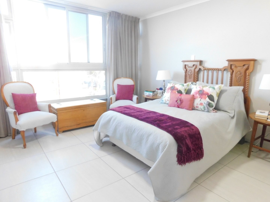 To Let 3 Bedroom Property for Rent in Strand Central Western Cape